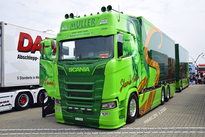 _DSC1726 MULLER-crop-SCANIA S590 V8-Müller Ermensee GmbH-SHANIA TWAIN.JPG