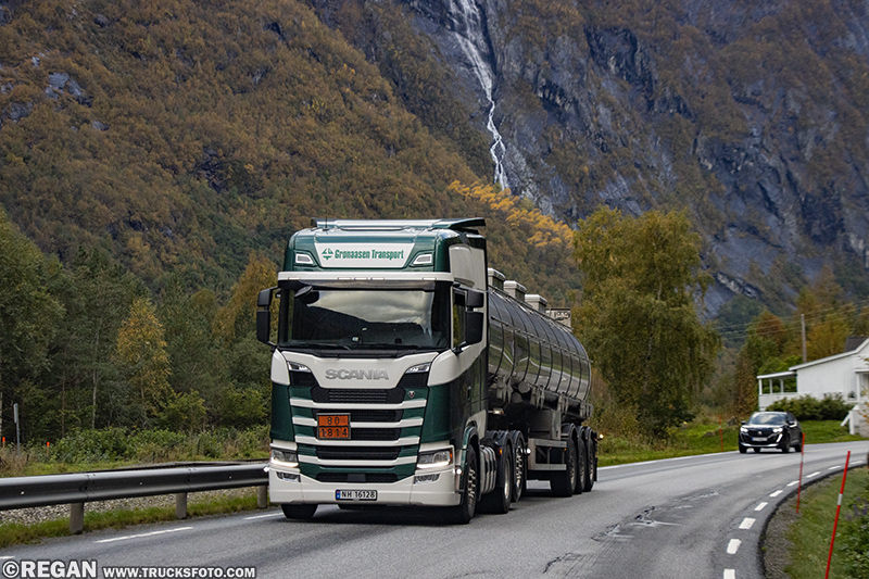Scania S NG - Gronaasen Transport.jpg