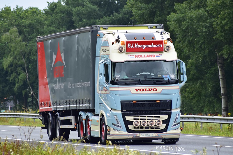 _DSC0727 P.J.HOOGENDOORN-crop-VOLVO FH5.JPG