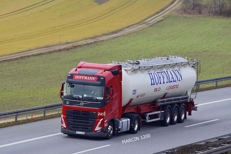 _DSC9600 HOFFMANN-crop-VOLVO FH5.JPG
