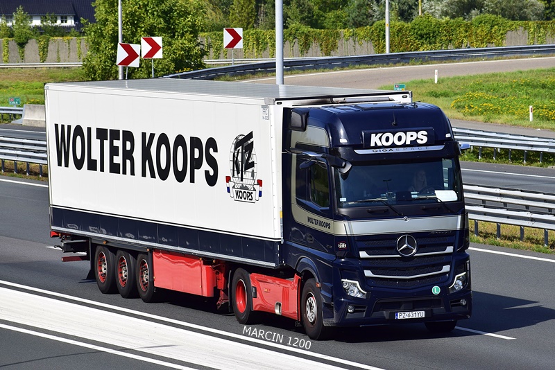 _DSC7674 KOOPS-crop-ACTROS MP5.JPG