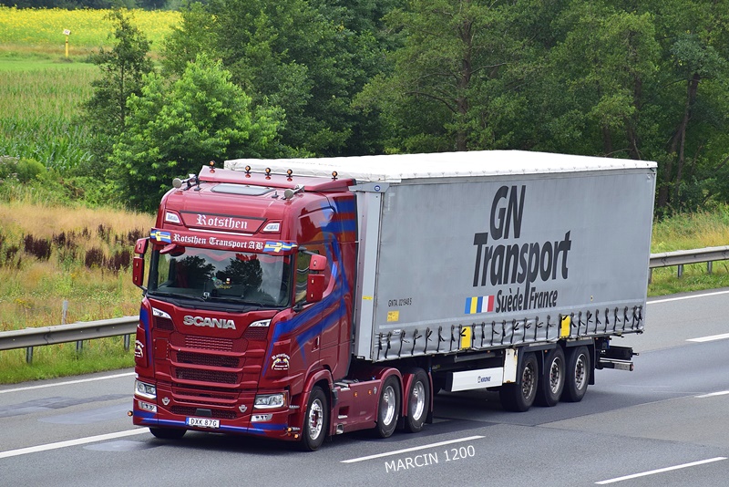 _DSC8581 ROTSTHEN-crop-SCANIA S V8.JPG