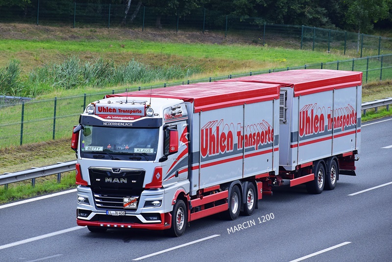 _DSC8465 UHLEN TRANSPORTE-crop-MAN TGX II.JPG