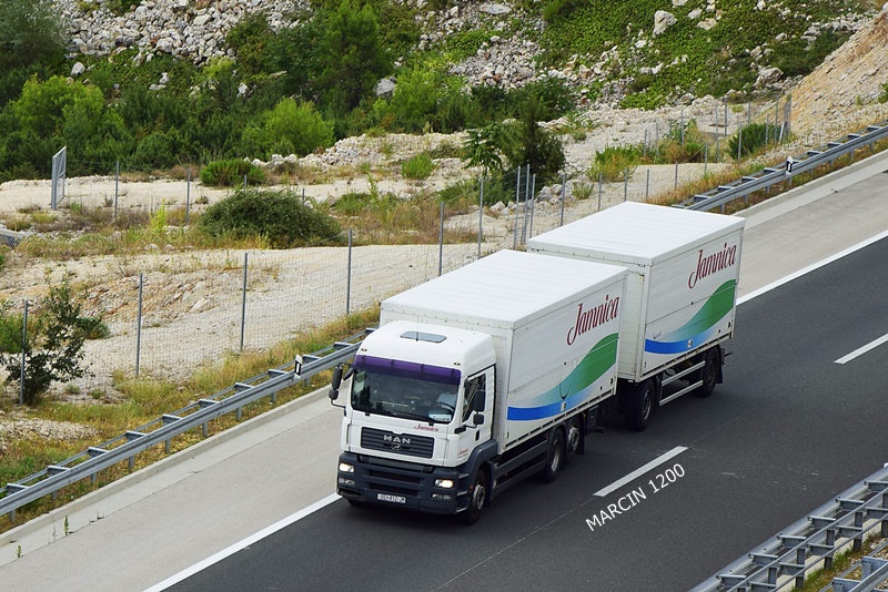 _DSC1512-crop-JAMNICA-MAN TGA.JPG