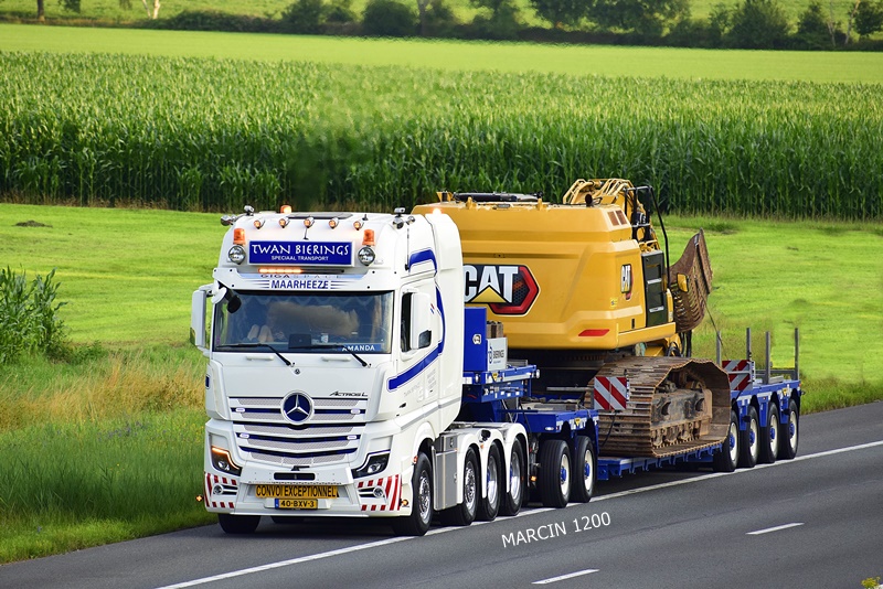 _DSC1126 TWAN BIERINGS-crop-ActrosL MP5.JPG