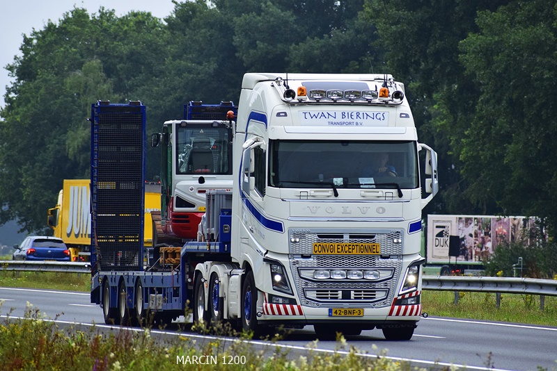 _DSC9744 TWAN BIERINGS-crop-VOLVO FH4.JPG