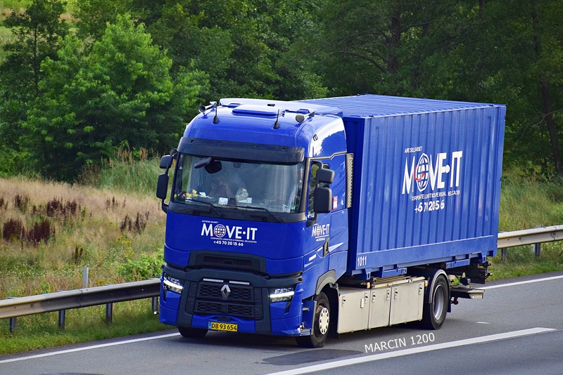 _DSC8274 MOVE-IT-crop-renault range-t evo.JPG