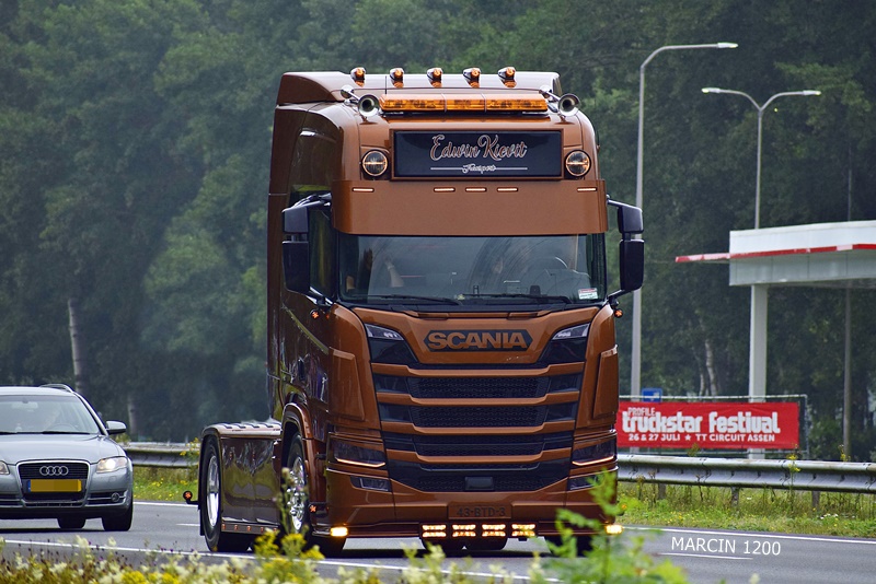 _DSC0532 EDWIN KIEVIT-crop-SCANIA R NG.JPG
