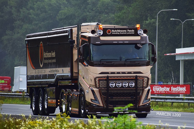 _DSC0511 Hutchinsons Feeds-crop-VOLVO FH5.JPG