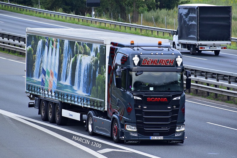 _DSC8487 OEHLRICH-crop-SCANIA S.JPG