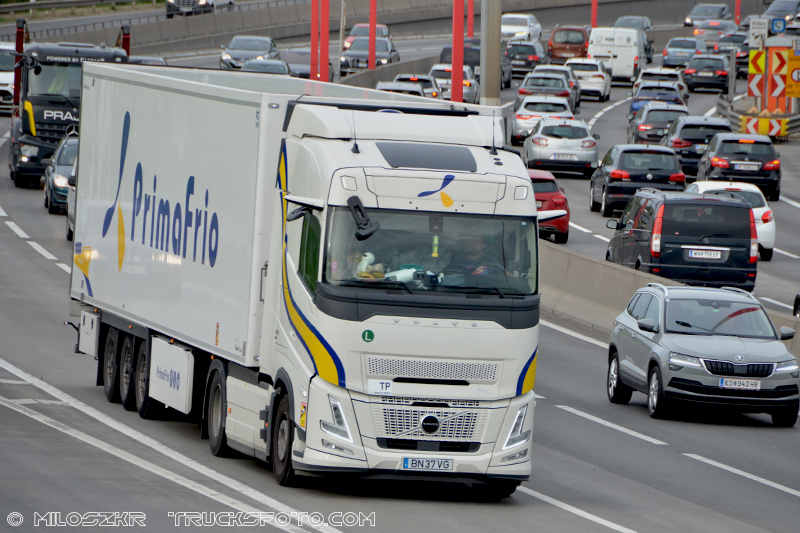 Volvo FH Aero_Primafrio_4253.JPG