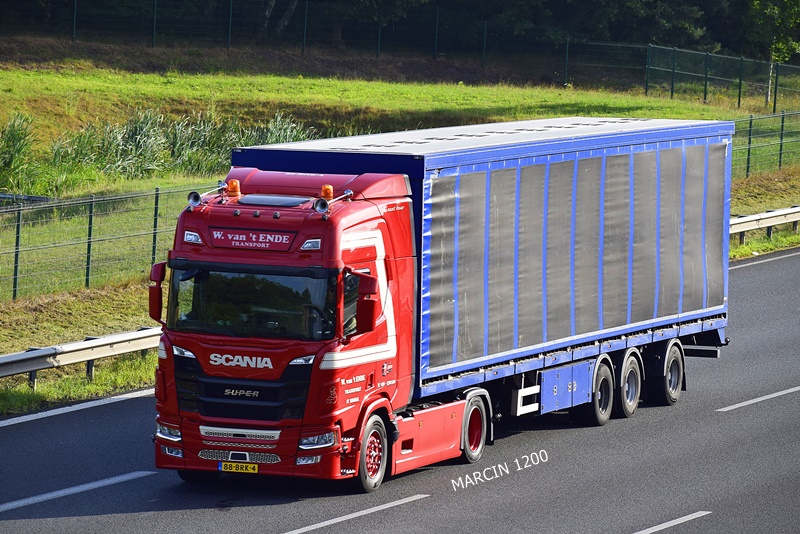 _DSC8387 W.van 't ENDE-crop-SCANIA SUPER.JPG