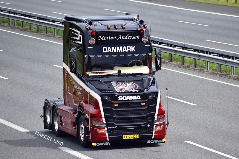 _DSC9214 MORTEN ANDERSEN-crop-SCANIA 660ST VLASTUIN.JPG