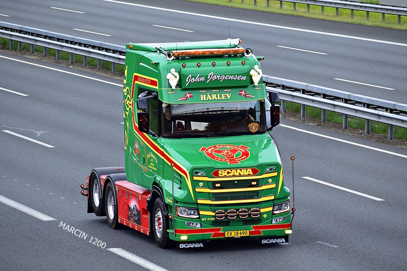 _DSC9474 JOHN JORGENSEN-crop-SCANIA 770ST V8.JPG