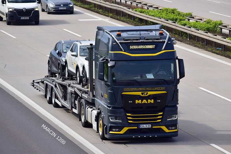 _DSC4991 SCHAARSCHMIDT-crop-MAN TGX II.JPG