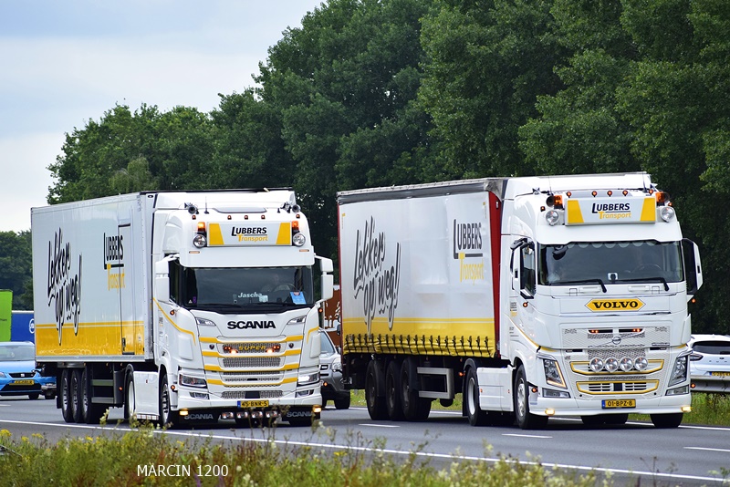 _DSC0925 LUBBERS TRANSPORT-crop-SCANIA R NG-VOLVO FH4.JPG