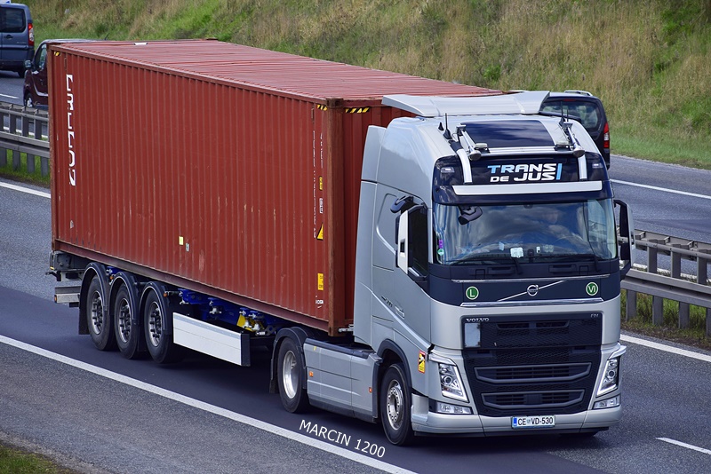 TRANS DE JUS-crop-VOLVO FH4.JPG