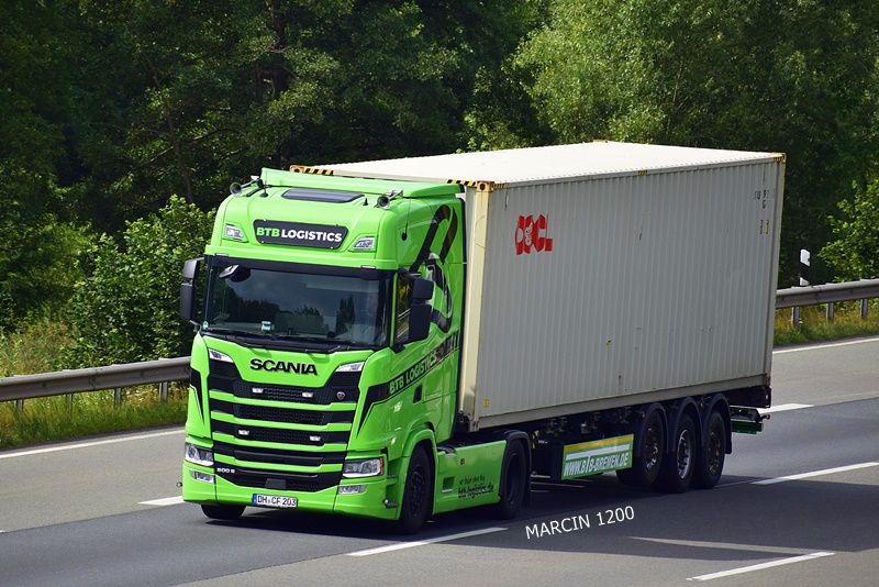 _DSC8790 BTB LOGISTICS-crop-SCANIA S500.JPG