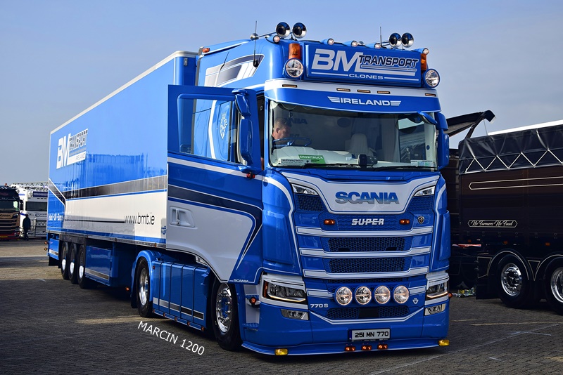 _DSC1335 BM TRANSPORT-crop-SCANIA S770 V8.JPG
