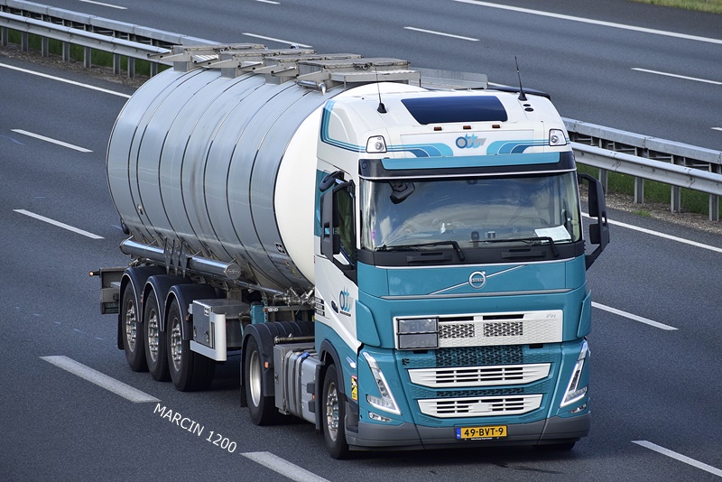 _DSC8112 OTT Den Ouden Tanktransport-crop-VOLVO FH5.JPG