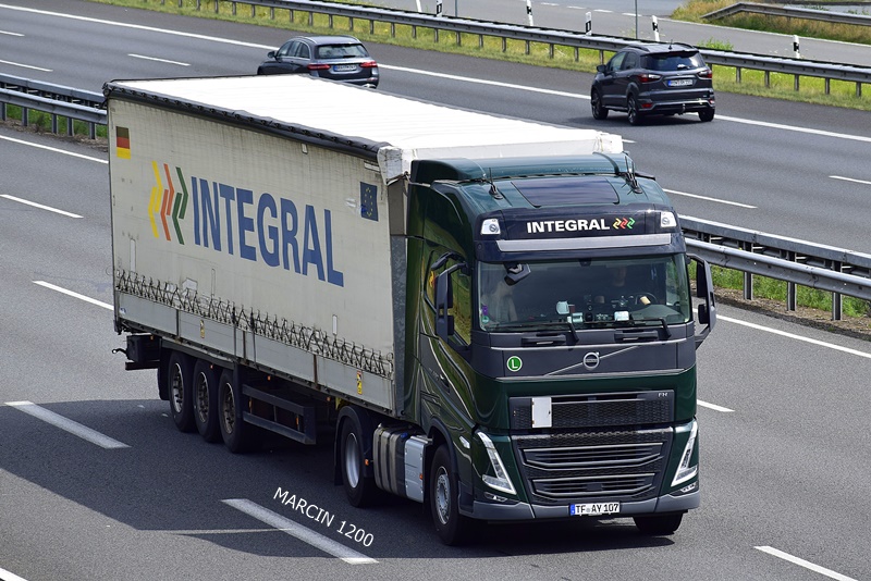 _DSC9164 INTEGRAL-crop-VOLVO FH5.JPG