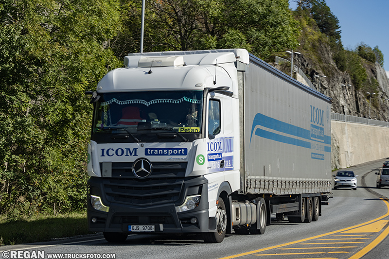 Mercedes-Benz Actros - Icom.jpg