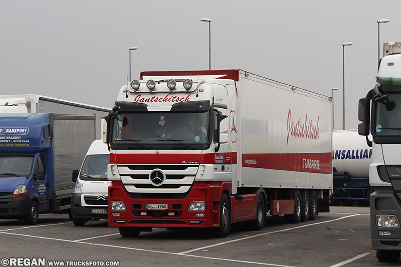 Mercedes-Benz Actros MP3 - Jantschitsch.jpg