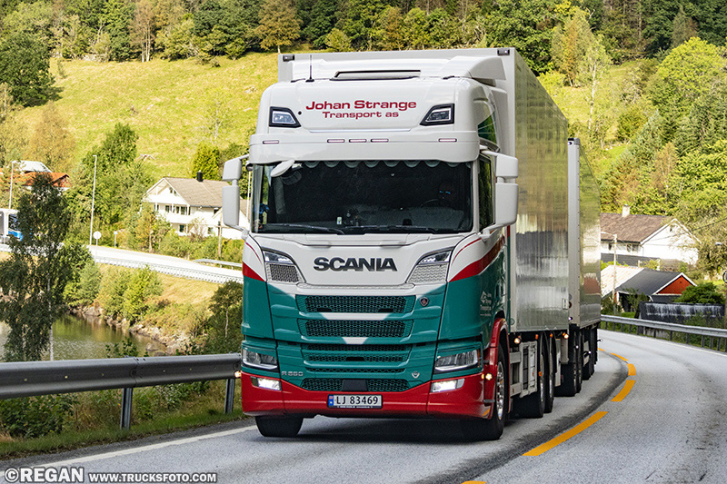 Scania R660 V8 - Johan Strange.jpg