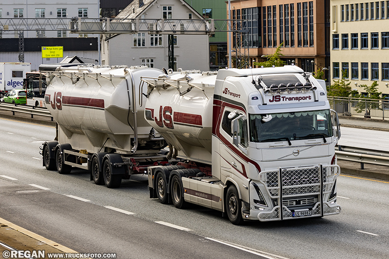 Volvo FH5 - JS Transport.jpg