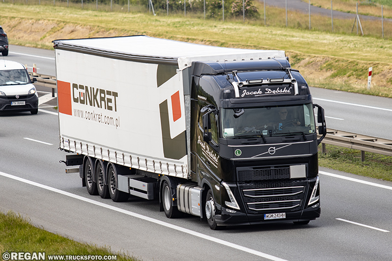Volvo FH5 - Jacek Dębski.jpg