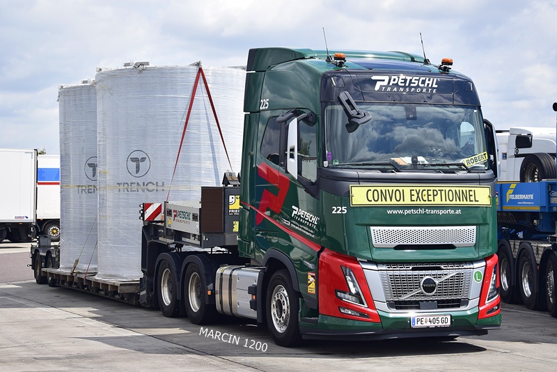 _DSC7764 PETSCHL TRANSPORT-crop-VOLVO FH AERO.JPG