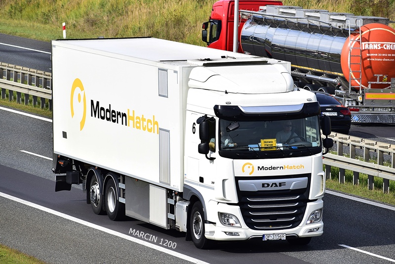 _DSC00011 (1951) MODERN HATCH-crop-DAF XF 106 II.JPG