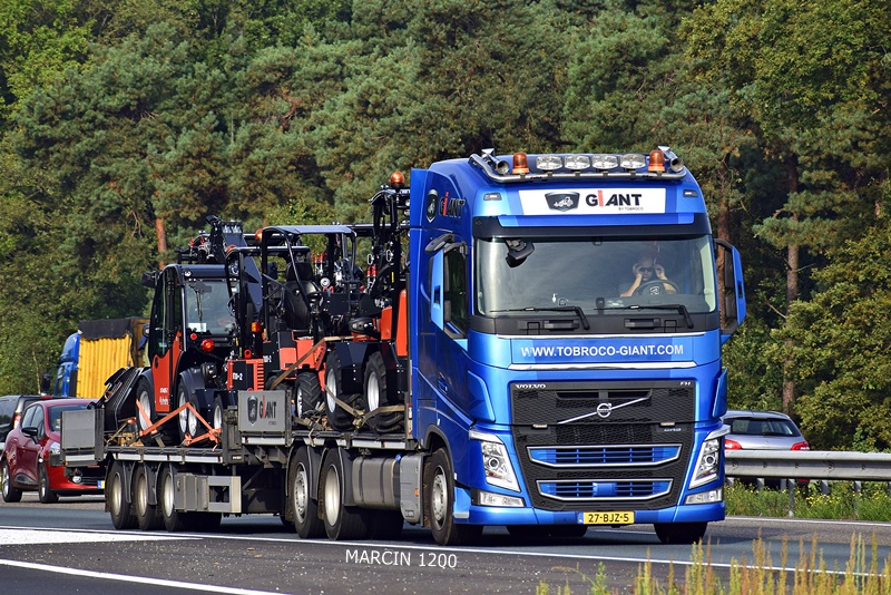 _DSC8222 GIANT-crop-VOLVO FH4.JPG