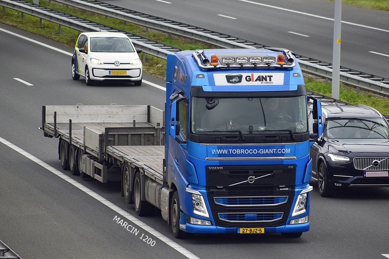 _DSC4525 GIANT-crop-VOLVO FH4-----.JPG