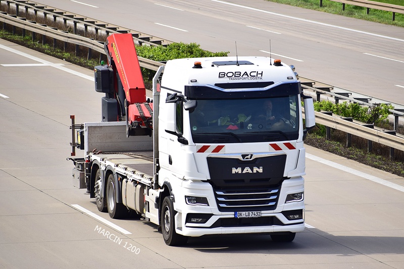 _DSC5001 BOBACH-crop-MAN TGX II.JPG