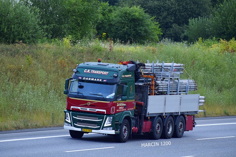 _DSC9811 C.K.TRANSPORT-crop-Kurt&Carlo Christensen Onsild-VOLVO FM.JPG