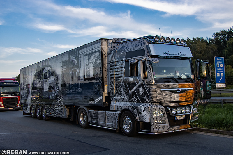 MAN TGX - Muller Transporte Essen.jpg