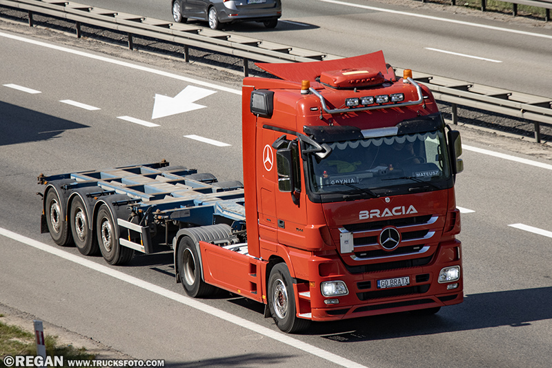 Mercedes-Benz Actros MP3 - Bracia.jpg