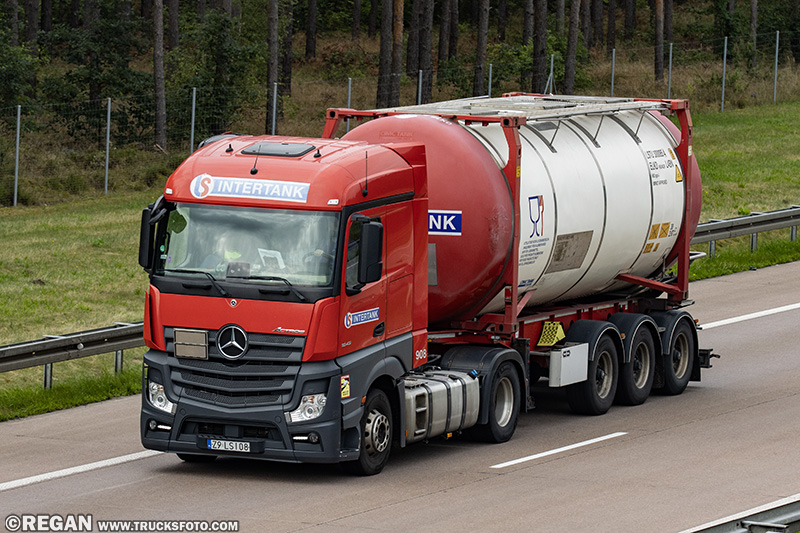 Mercedes-Benz Actros - Intertank.jpg