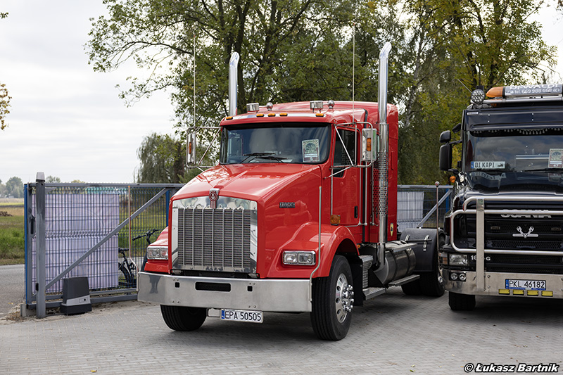 IMG_6574 Kenworth.jpg
