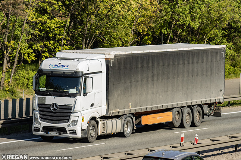 Mercedes-Benz Actros MP4 - Nordex.jpg