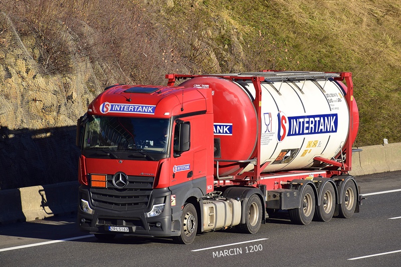 _DSC8792 Leif Sorensen Intertank-crop-ACTROS MP5.JPG