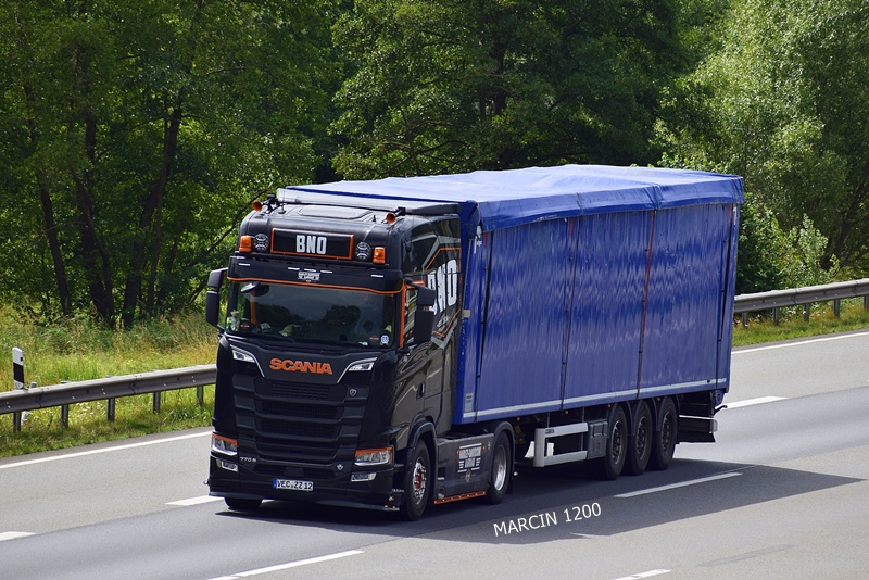 _DSC9190 BNO-crop-SCANIA S770 V8.JPG