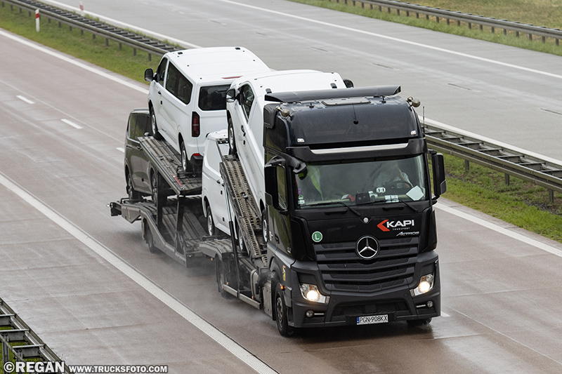 Mercedes-Benz Actros MP4 - Kapi.jpg