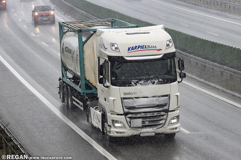 DAF XF Karpiel.jpg