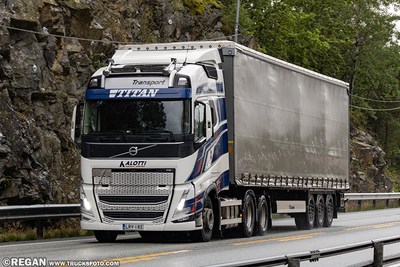 Volvo FH Titan - Kalotti.jpg