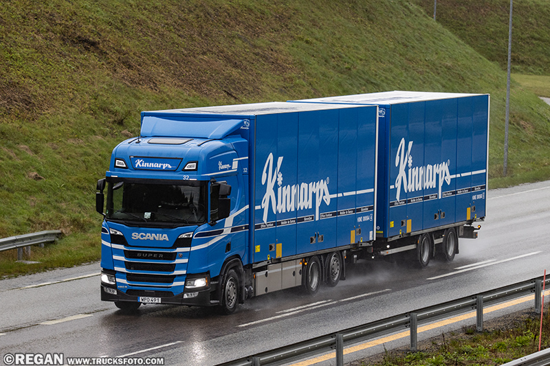 Scania 460R Super - Kinnarps.jpg