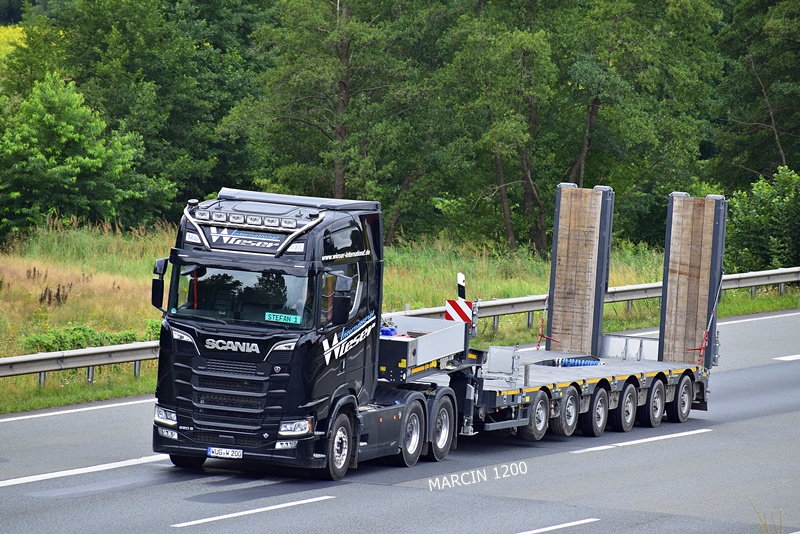 _DSC9061 WIESER-crop-SCANIA S660 V8.JPG
