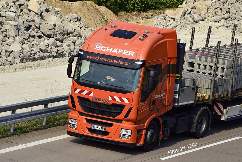_DSC9176 SCHAFER-crop-IVECO STRALIS.JPG