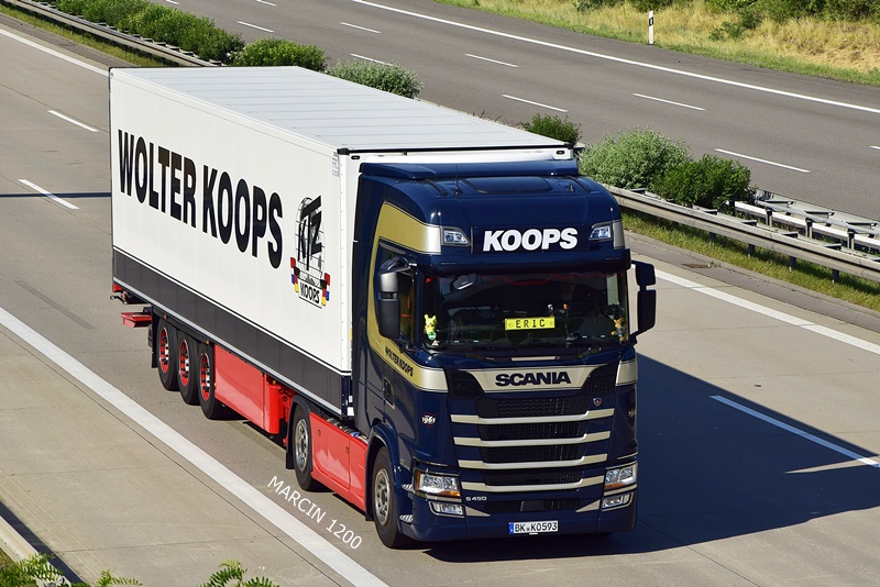 _DSC9385 WOLTER KOOPS-crop-SCANIA S450.JPG